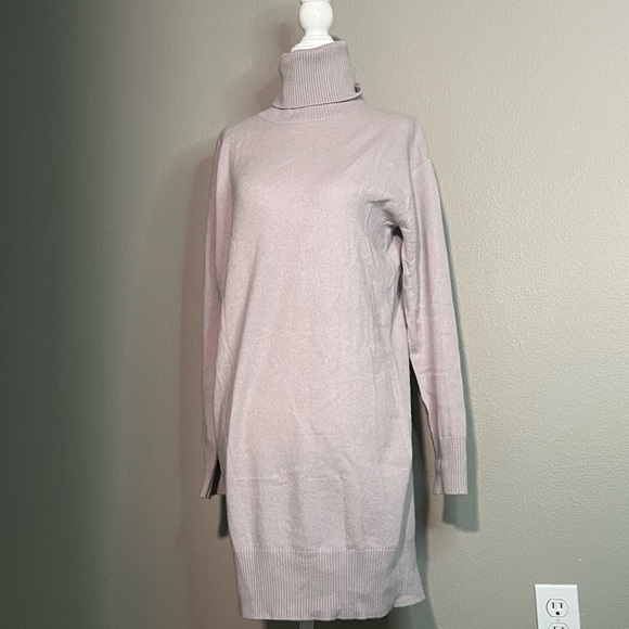 Naadam grey sweater dress size small NWOT light grey color no flaws sweaterdress - Picture 2 of 9